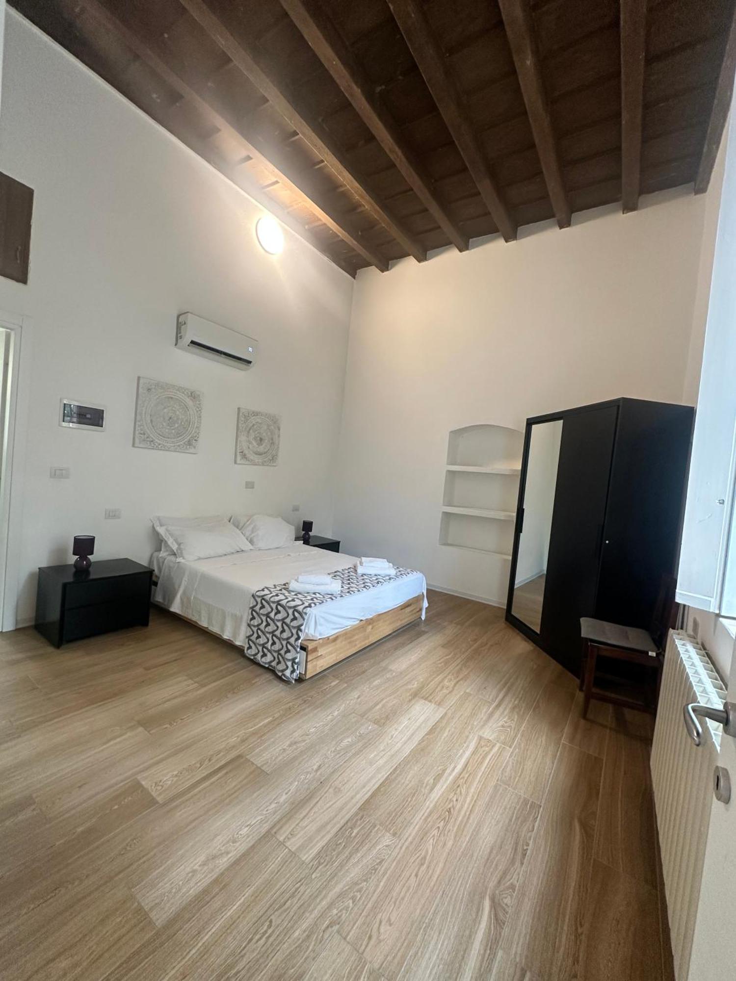 Conte Durini Apartments & Rooms Arcore Eksteriør billede